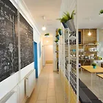 Wow Hostal *
