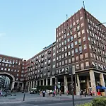 Wow Hostel *