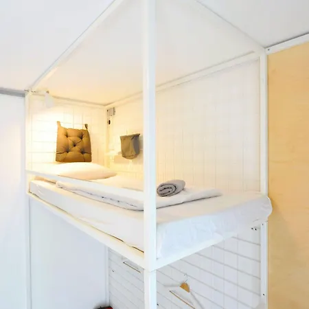 Wow Hostel *