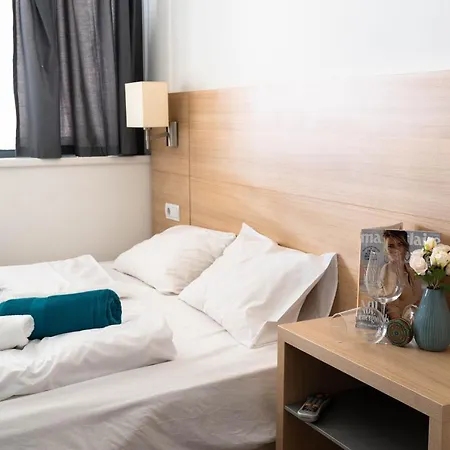 Wow City Hostel *
