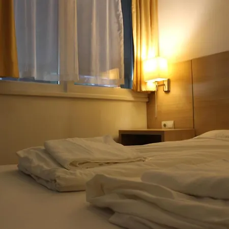Wow City Hostel *